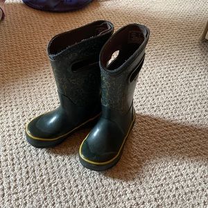 Bog size 9 toddler rain boots